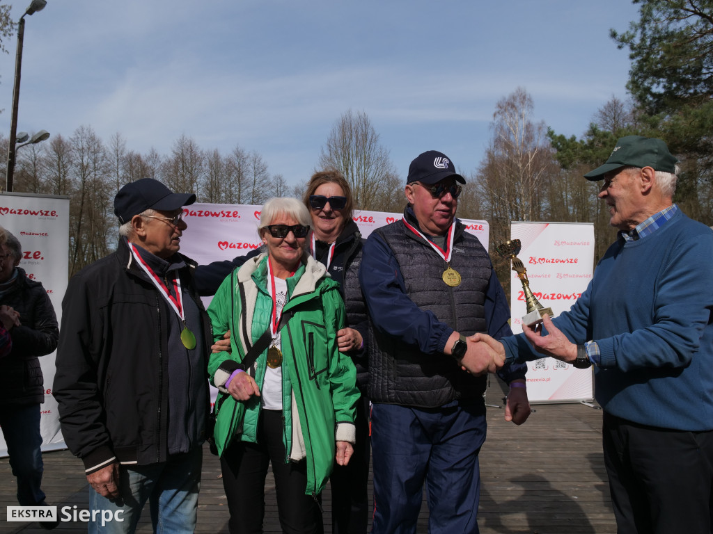 Wiosenny Marsz Nordic Walking po skansenie