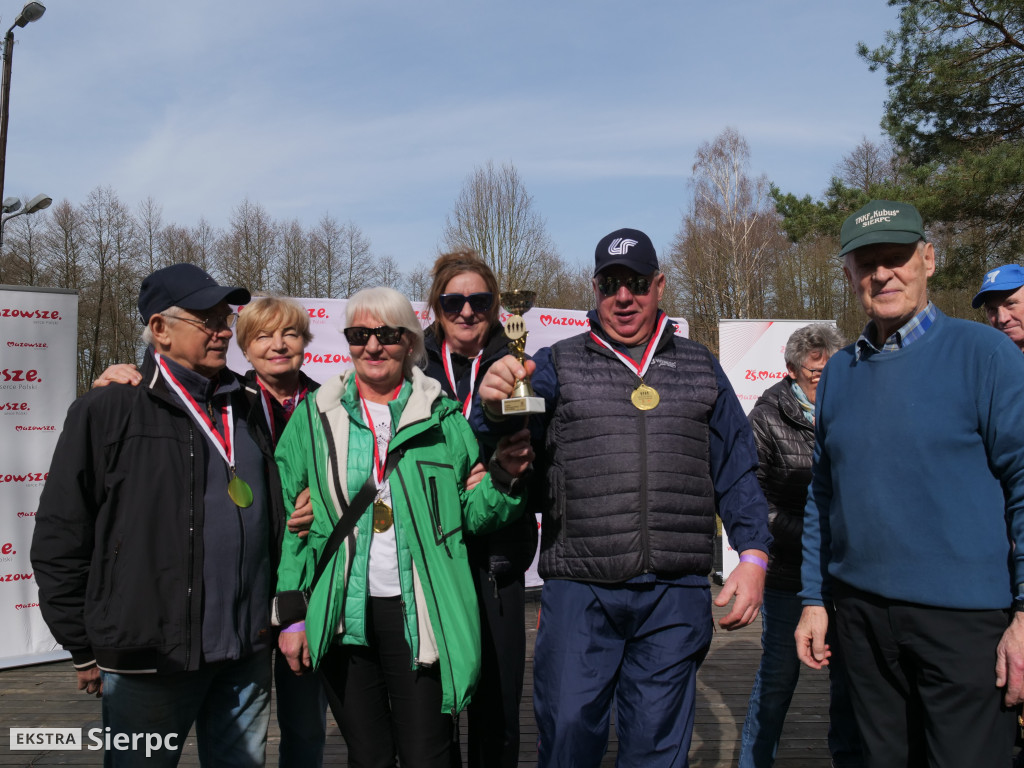 Wiosenny Marsz Nordic Walking po skansenie