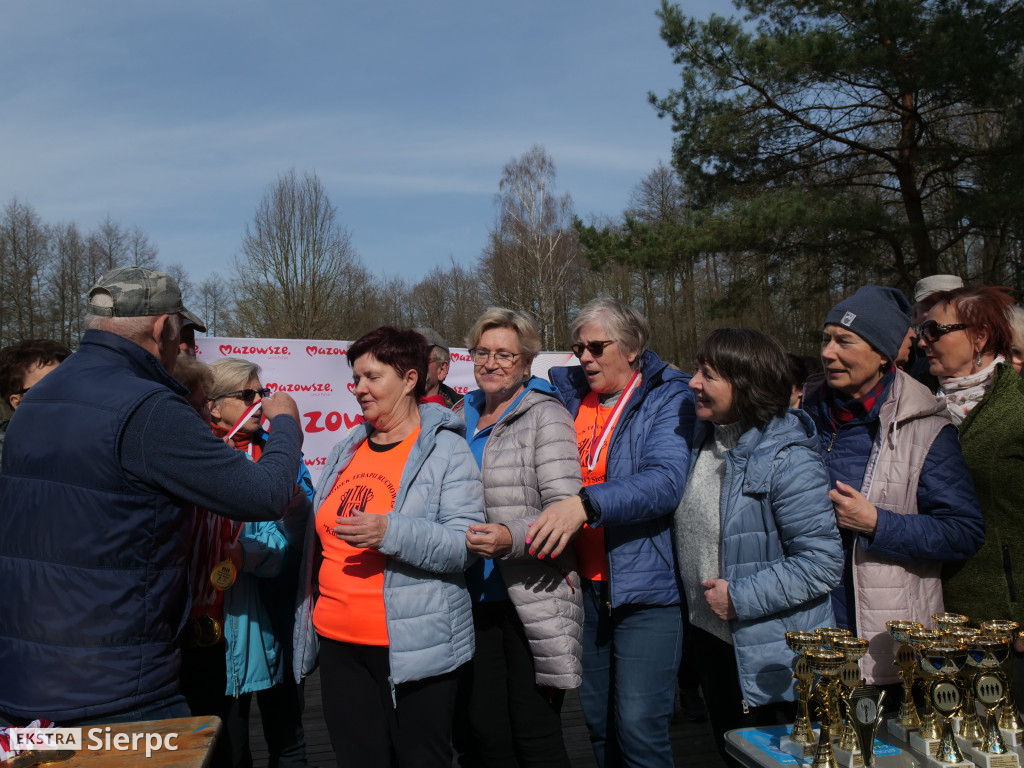 Wiosenny Marsz Nordic Walking po skansenie