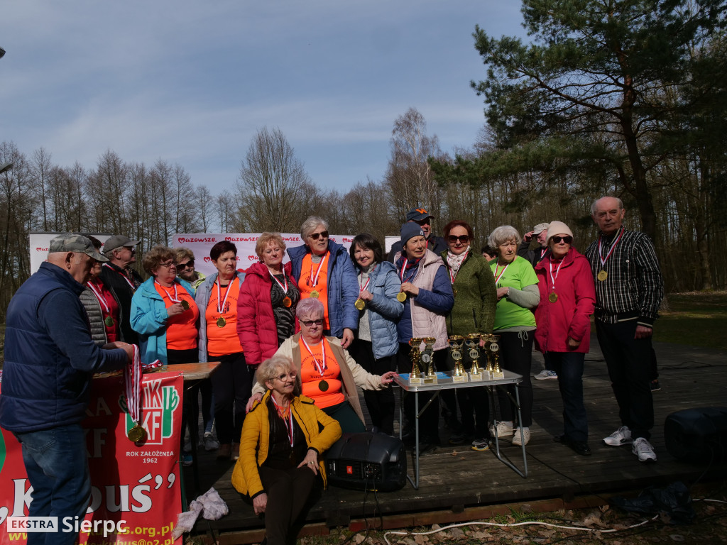 Wiosenny Marsz Nordic Walking po skansenie