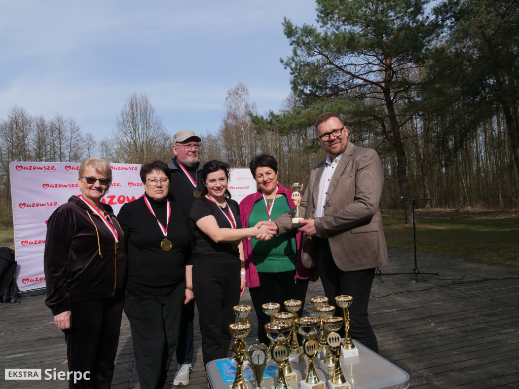 Wiosenny Marsz Nordic Walking po skansenie