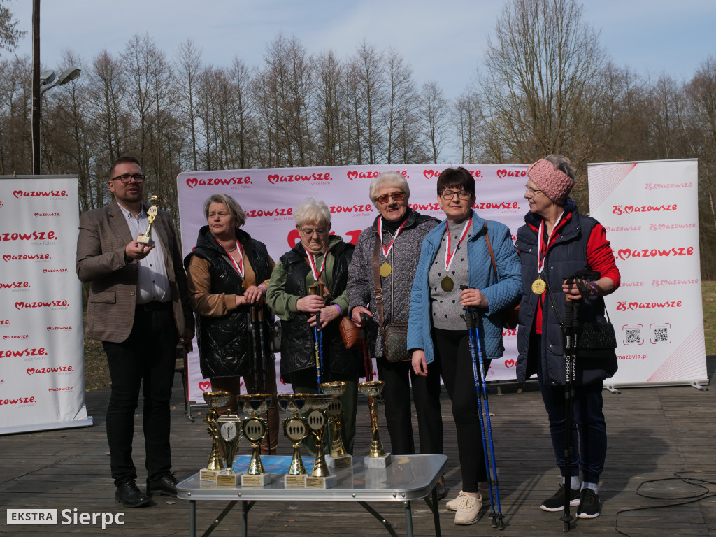 Wiosenny Marsz Nordic Walking po skansenie