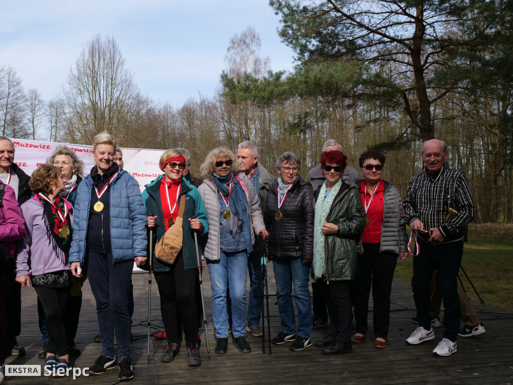 Wiosenny Marsz Nordic Walking po skansenie