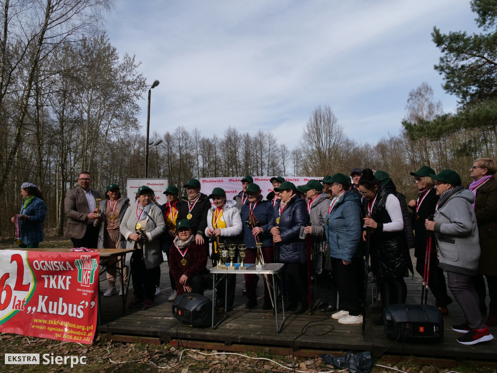 Wiosenny Marsz Nordic Walking po skansenie