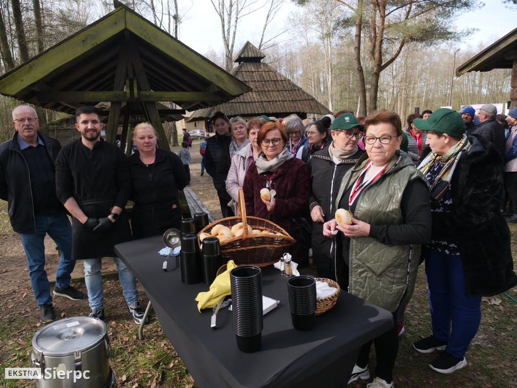 Wiosenny Marsz Nordic Walking po skansenie