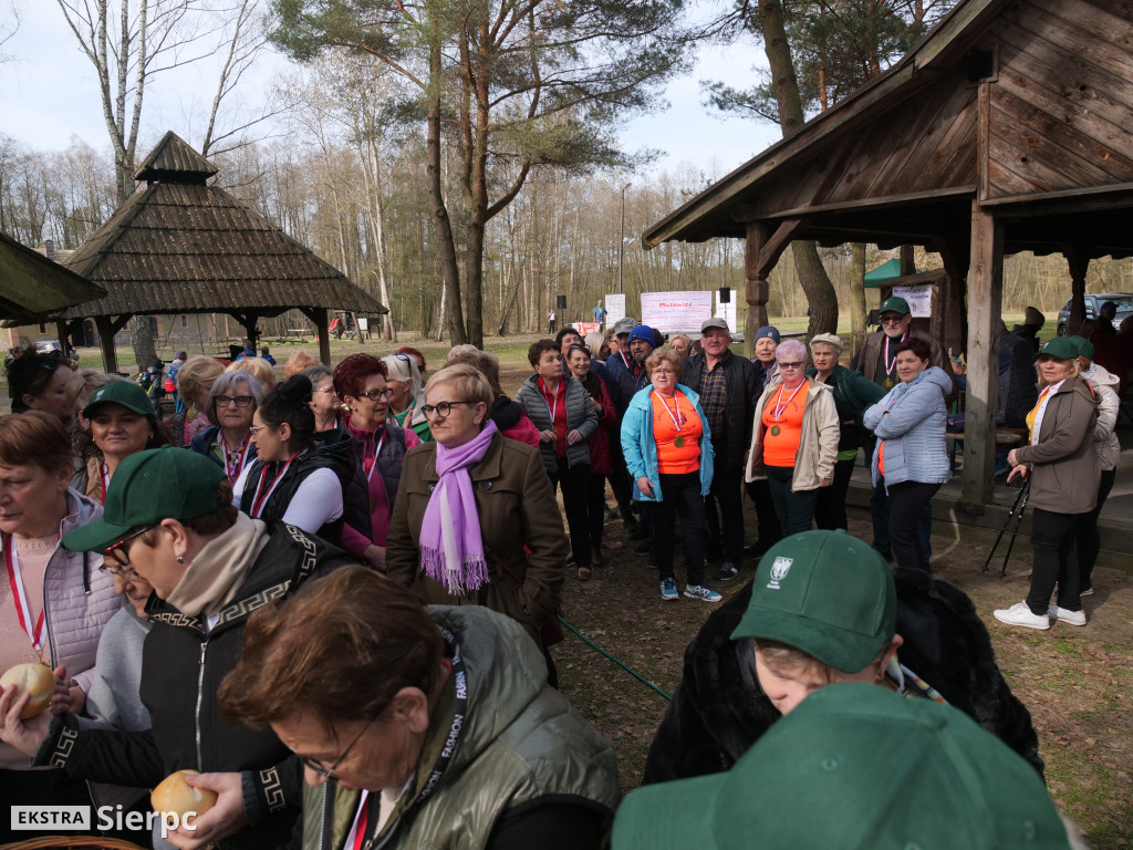 Wiosenny Marsz Nordic Walking po skansenie