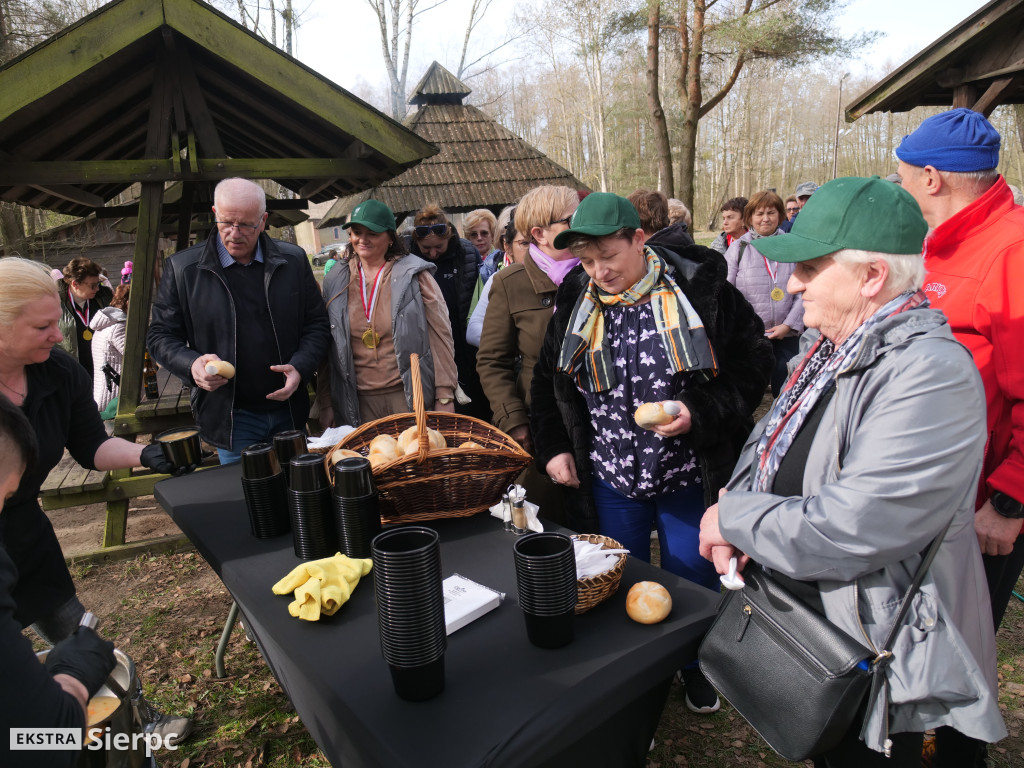 Wiosenny Marsz Nordic Walking po skansenie