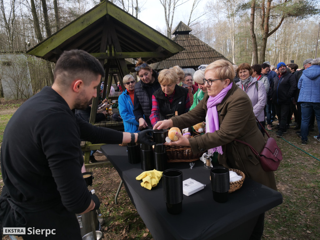 Wiosenny Marsz Nordic Walking po skansenie