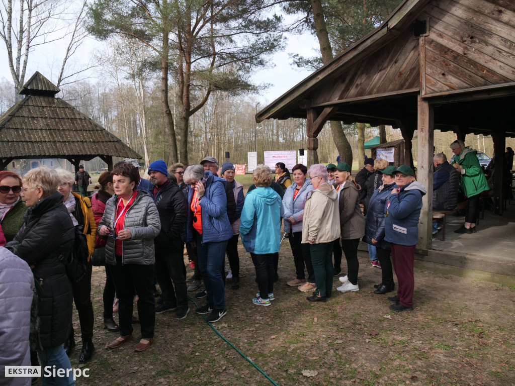 Wiosenny Marsz Nordic Walking po skansenie