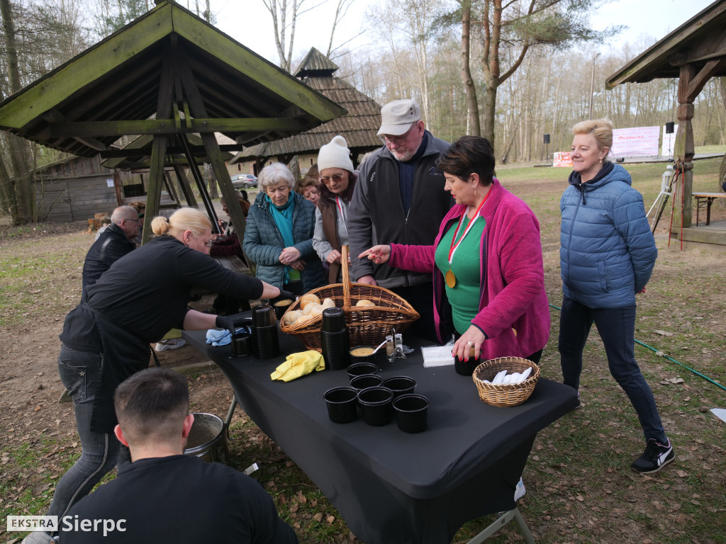 Wiosenny Marsz Nordic Walking po skansenie