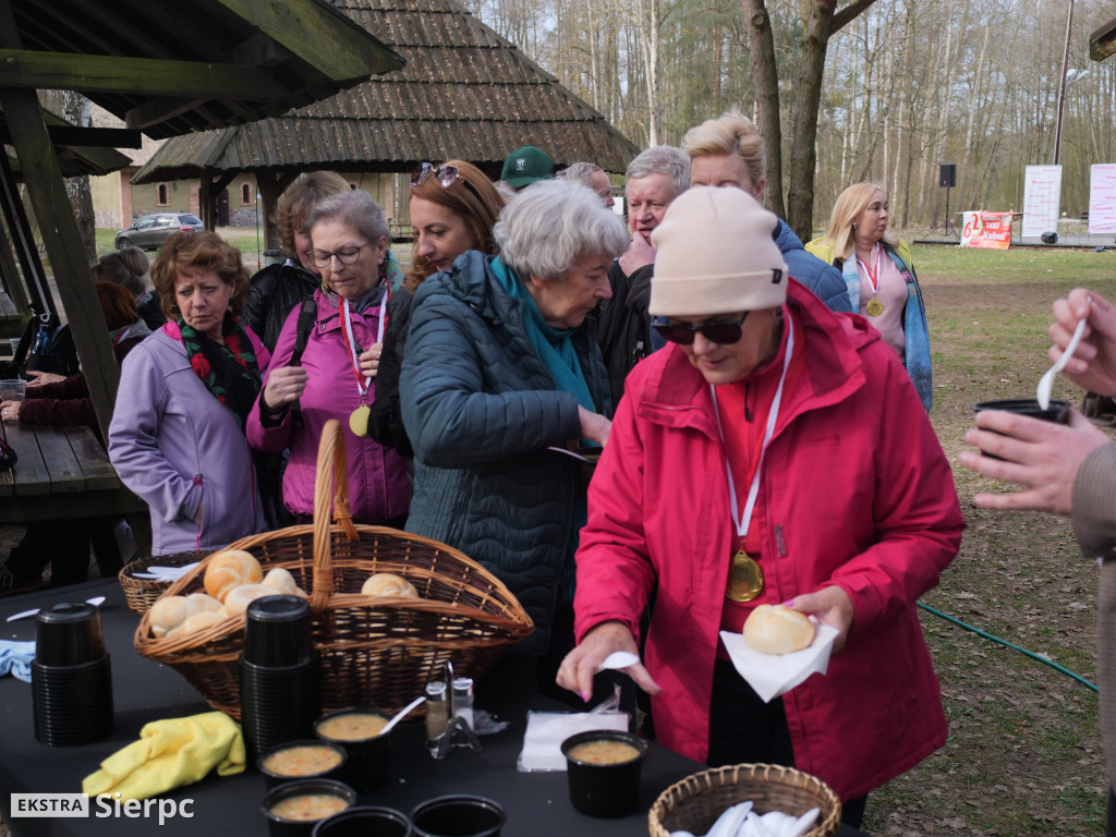 Wiosenny Marsz Nordic Walking po skansenie