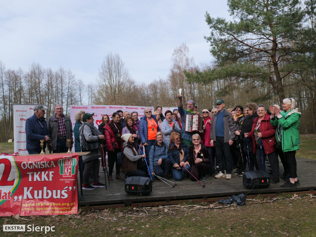 Wiosenny Marsz Nordic Walking po skansenie