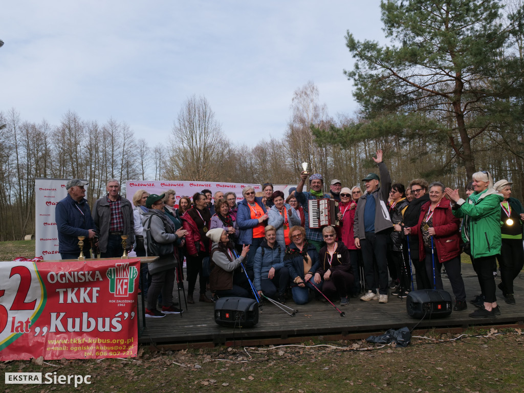 Wiosenny Marsz Nordic Walking po skansenie