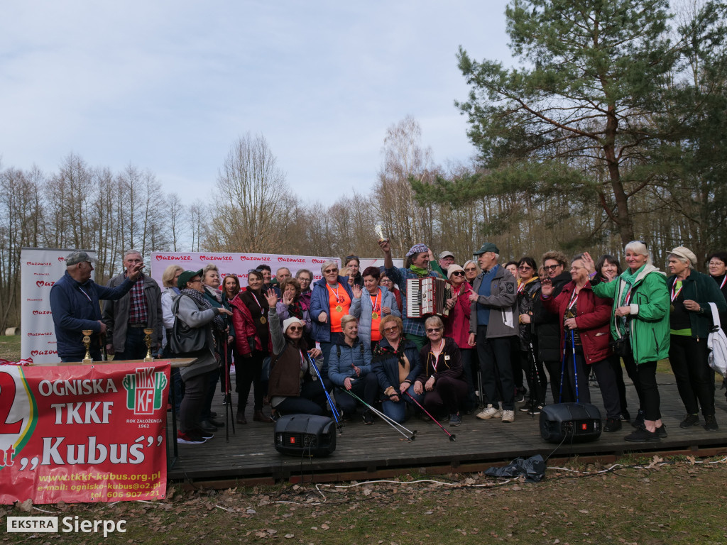 Wiosenny Marsz Nordic Walking po skansenie