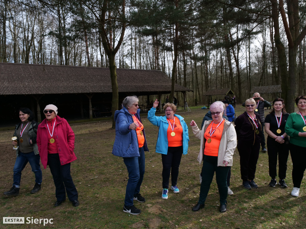 Wiosenny Marsz Nordic Walking po skansenie