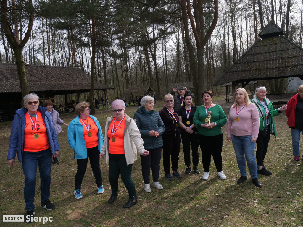 Wiosenny Marsz Nordic Walking po skansenie