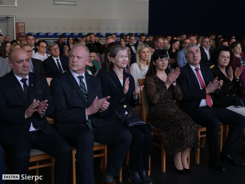 Zakończenie roku dla klas maturalnych w ZS nr 1