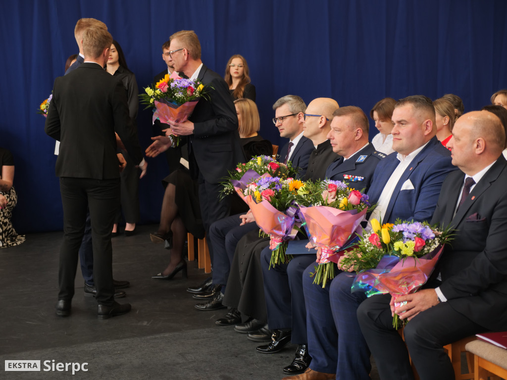 Zakończenie roku dla klas maturalnych w ZS nr 1