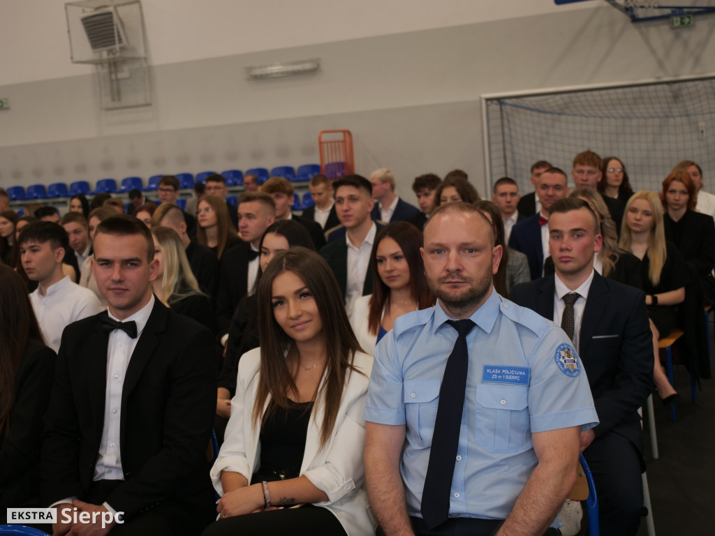 Zakończenie roku dla klas maturalnych w ZS nr 1