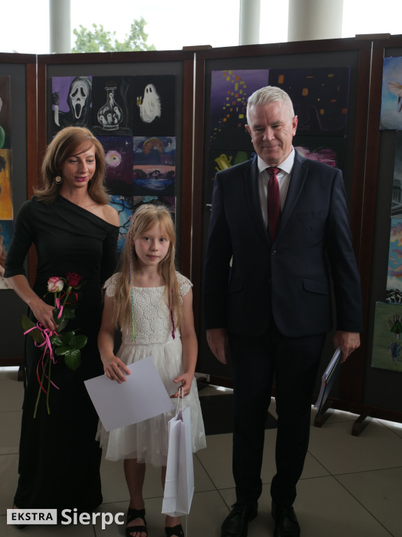 Wystawa prac dzieci i młodzieży w CKiSz