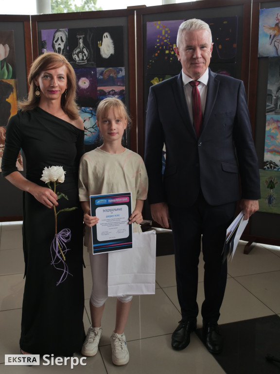 Wystawa prac dzieci i młodzieży w CKiSz