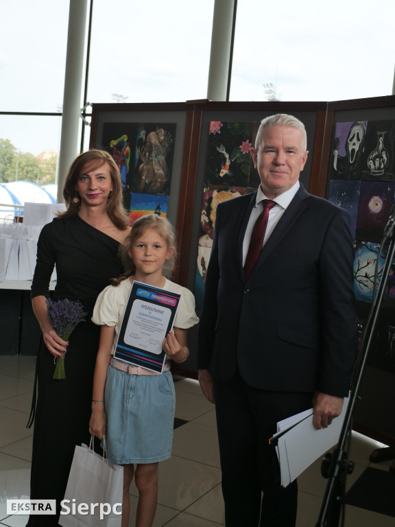 Wystawa prac dzieci i młodzieży w CKiSz