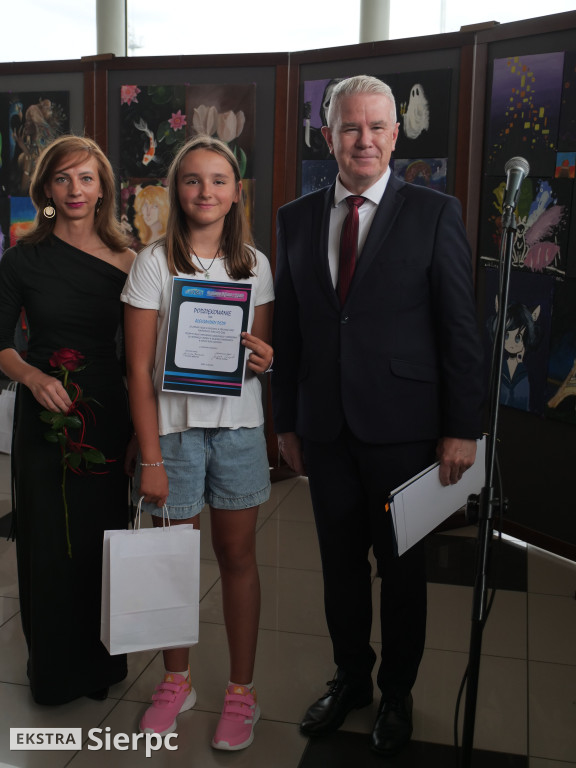 Wystawa prac dzieci i młodzieży w CKiSz