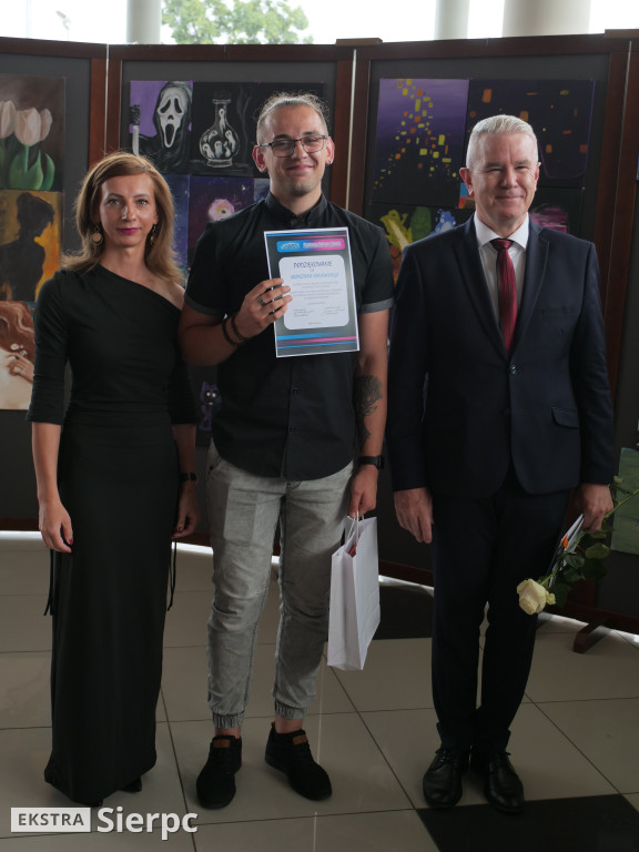 Wystawa prac dzieci i młodzieży w CKiSz