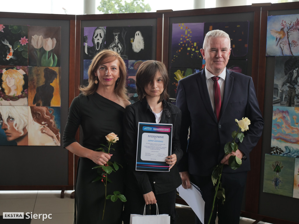 Wystawa prac dzieci i młodzieży w CKiSz