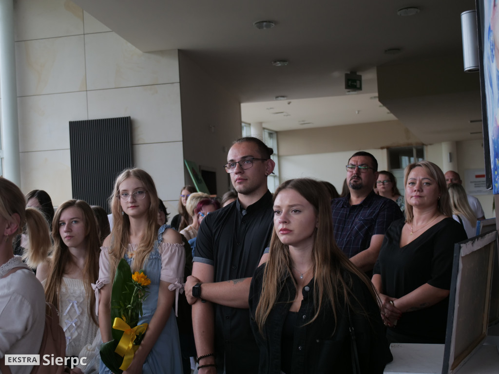 Wystawa prac dzieci i młodzieży w CKiSz