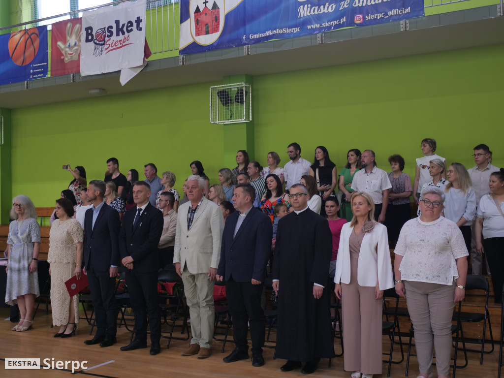 Pożegnanie absolwentów Dwójki