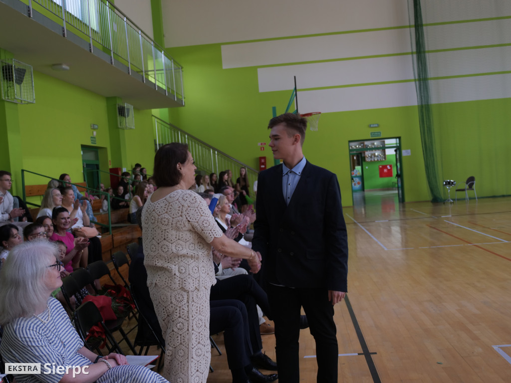 Pożegnanie absolwentów Dwójki