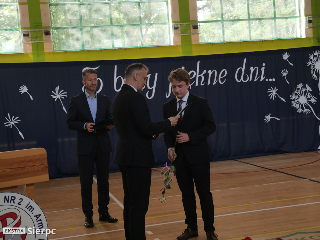 Pożegnanie absolwentów Dwójki