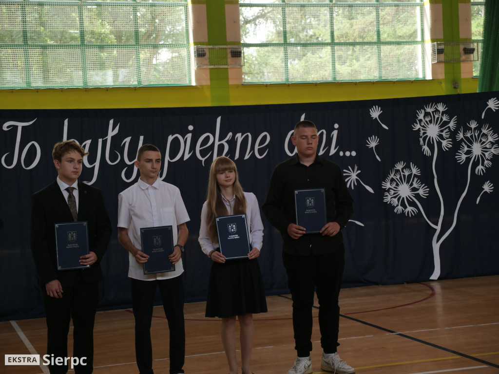 Pożegnanie absolwentów Dwójki