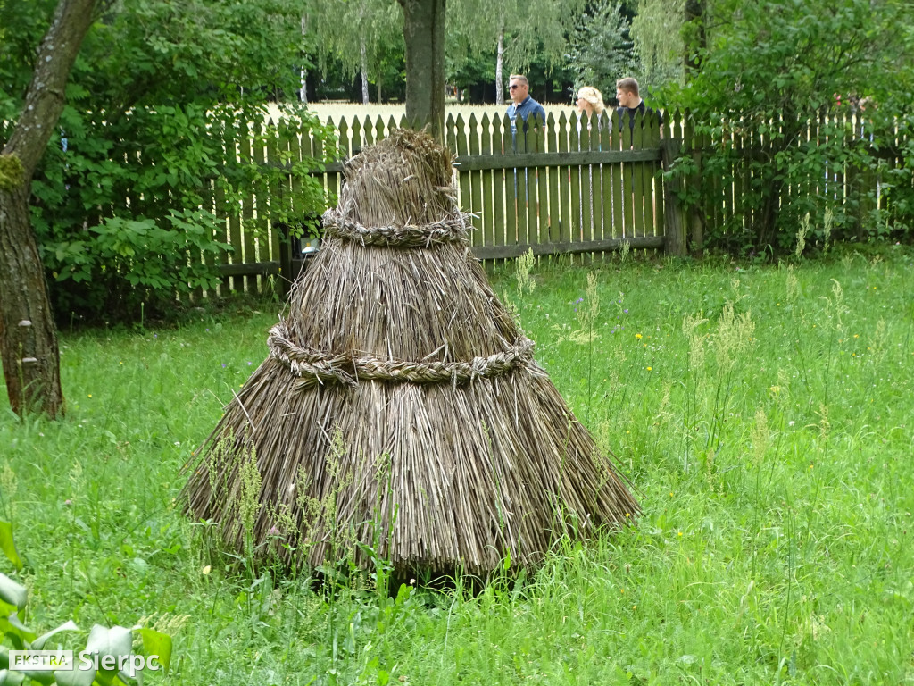 Miodobranie w skansenie