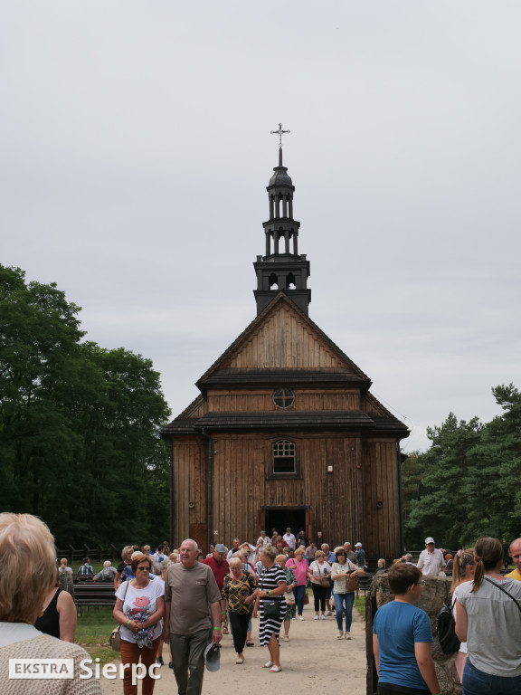 Miodobranie w skansenie