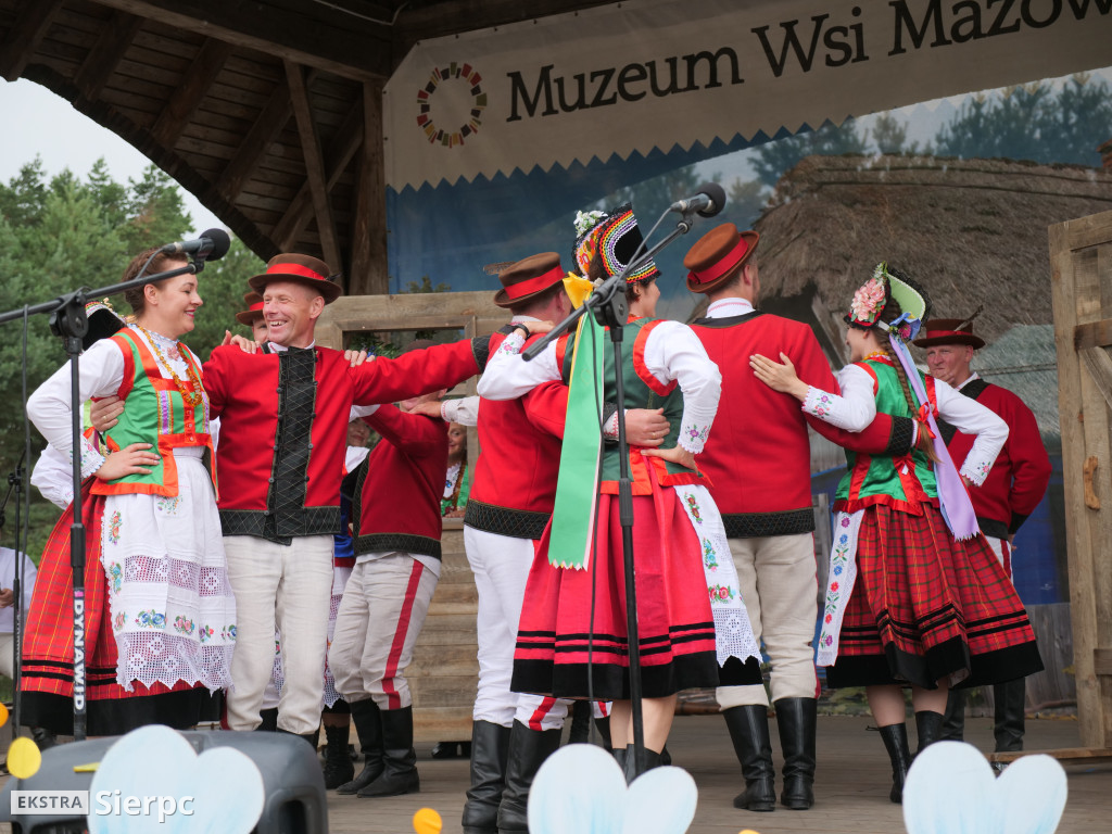 Miodobranie w skansenie