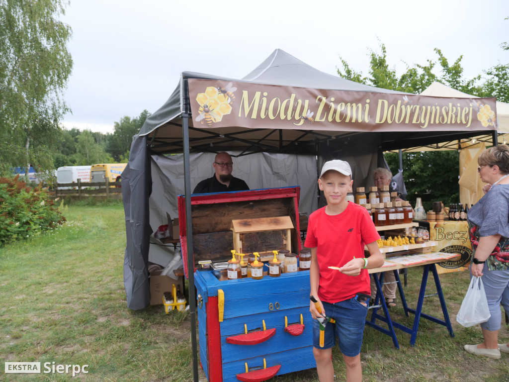 Miodobranie w skansenie