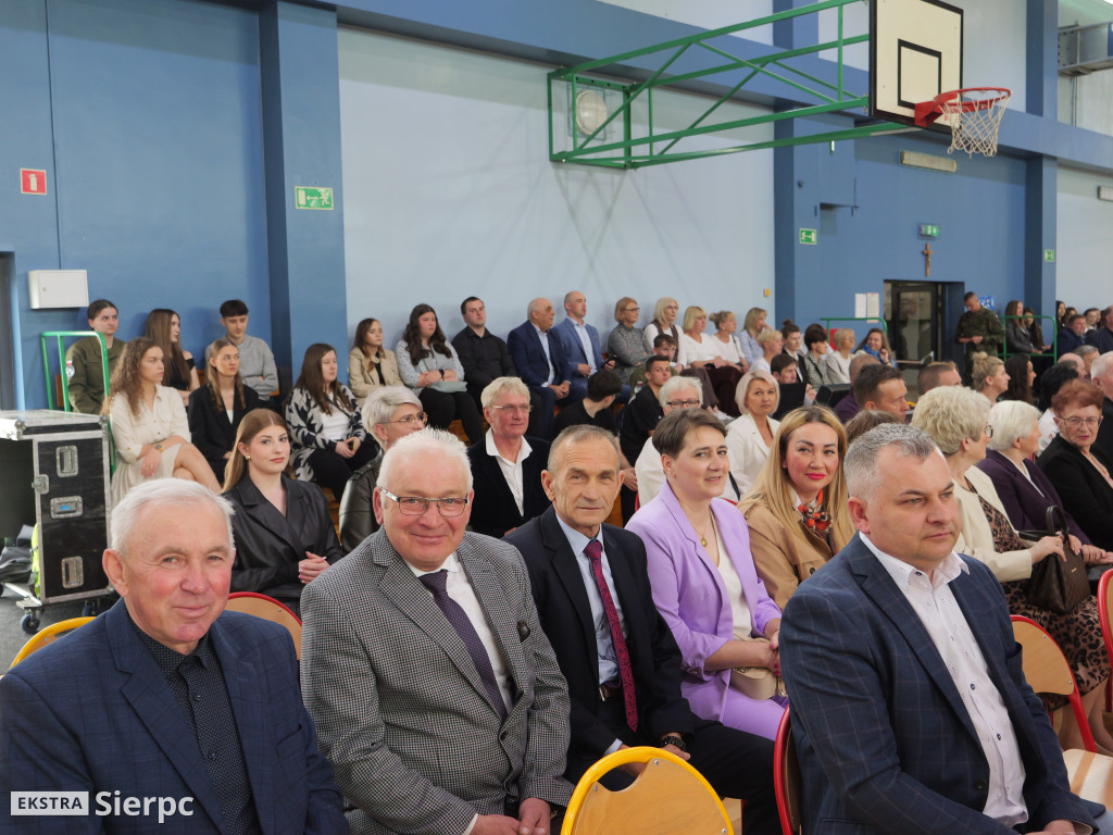 Ślubowanie kadetów w ZSS w Zawidzu Kościelnym