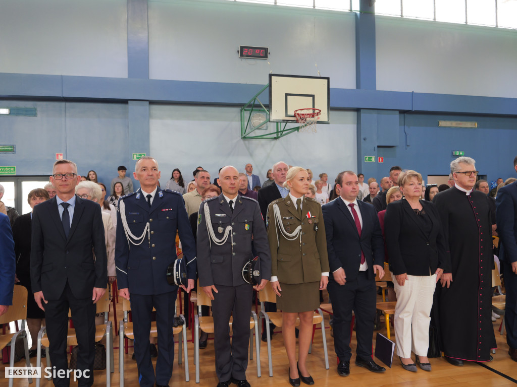 Ślubowanie kadetów w ZSS w Zawidzu Kościelnym