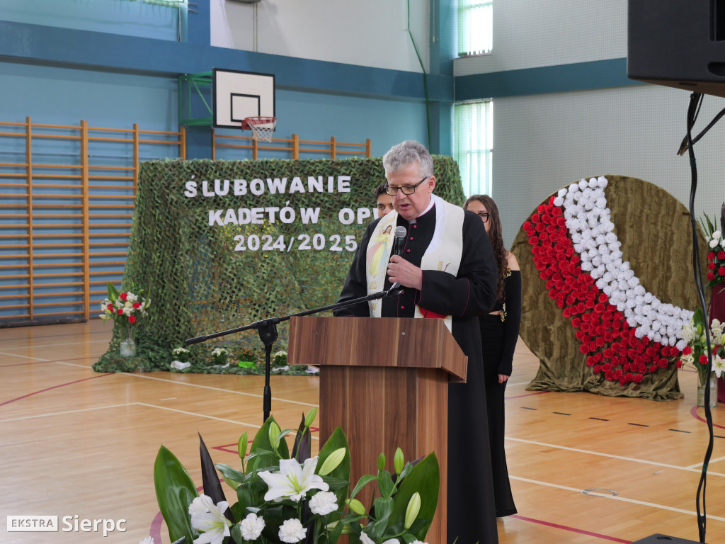 Ślubowanie kadetów w ZSS w Zawidzu Kościelnym
