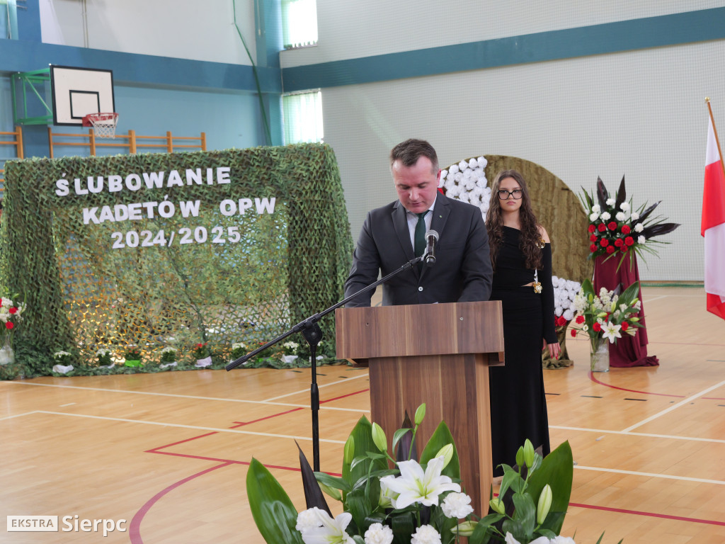 Ślubowanie kadetów w ZSS w Zawidzu Kościelnym
