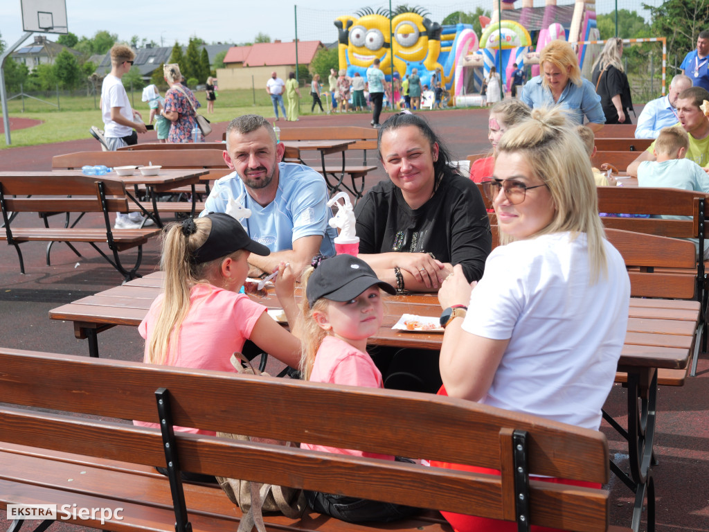 Festyn z okazji Dnia Dziecka w Szczutowie