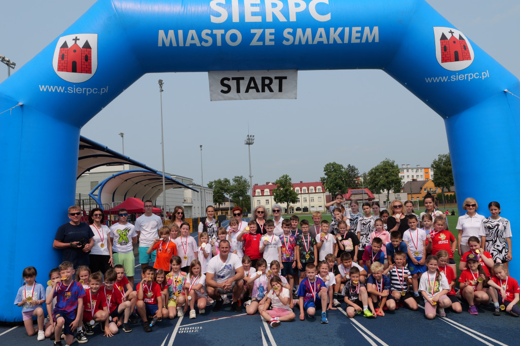 100 metrów na 100-lecie Dwójki