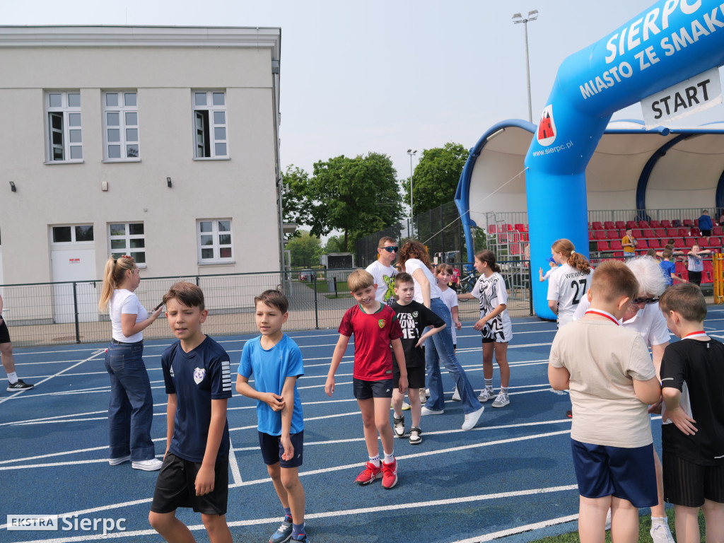100 metrów na 100-lecie Dwójki