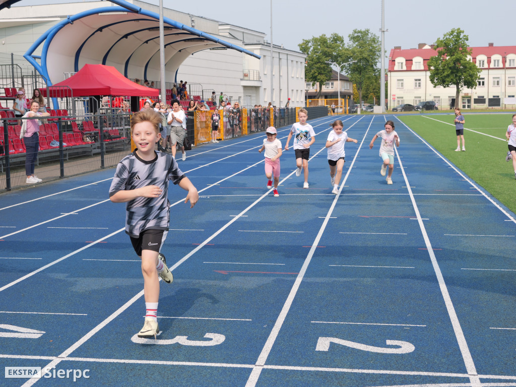 100 metrów na 100-lecie Dwójki