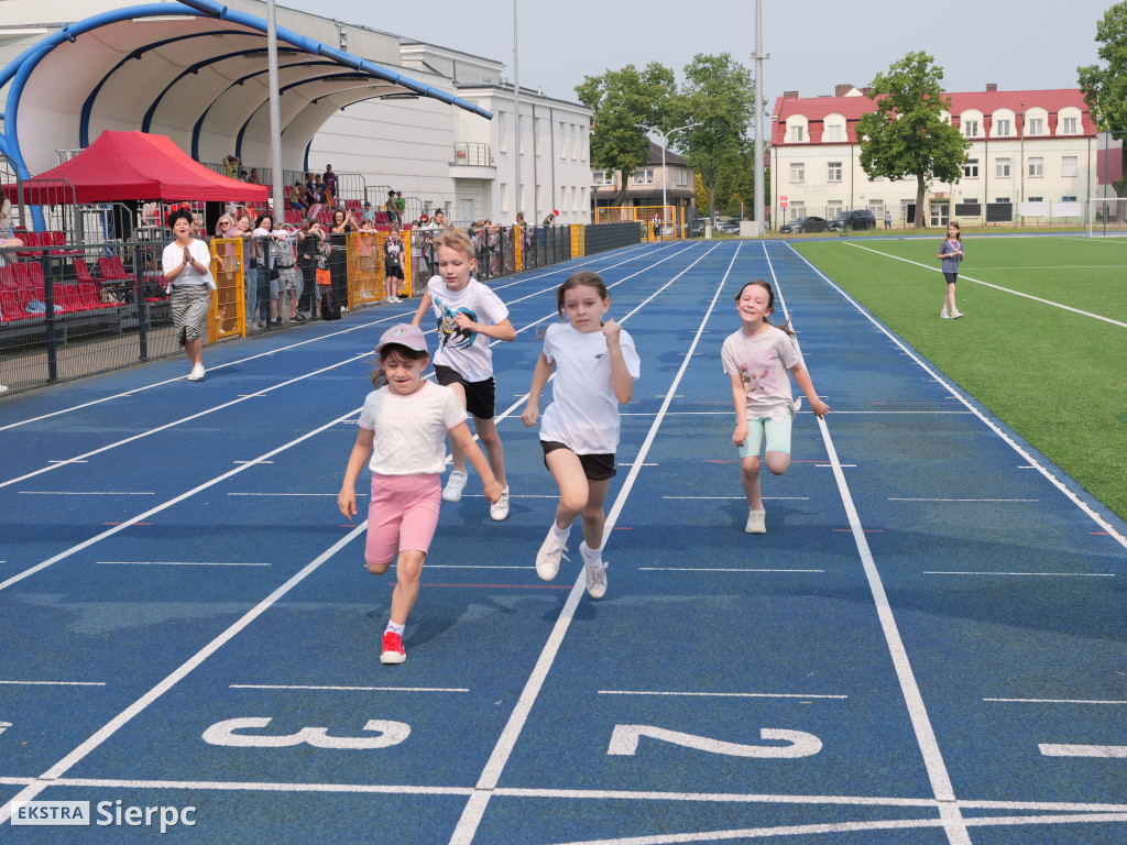 100 metrów na 100-lecie Dwójki