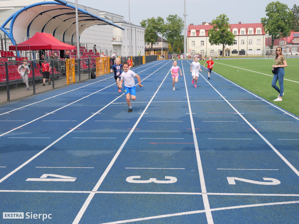 100 metrów na 100-lecie Dwójki