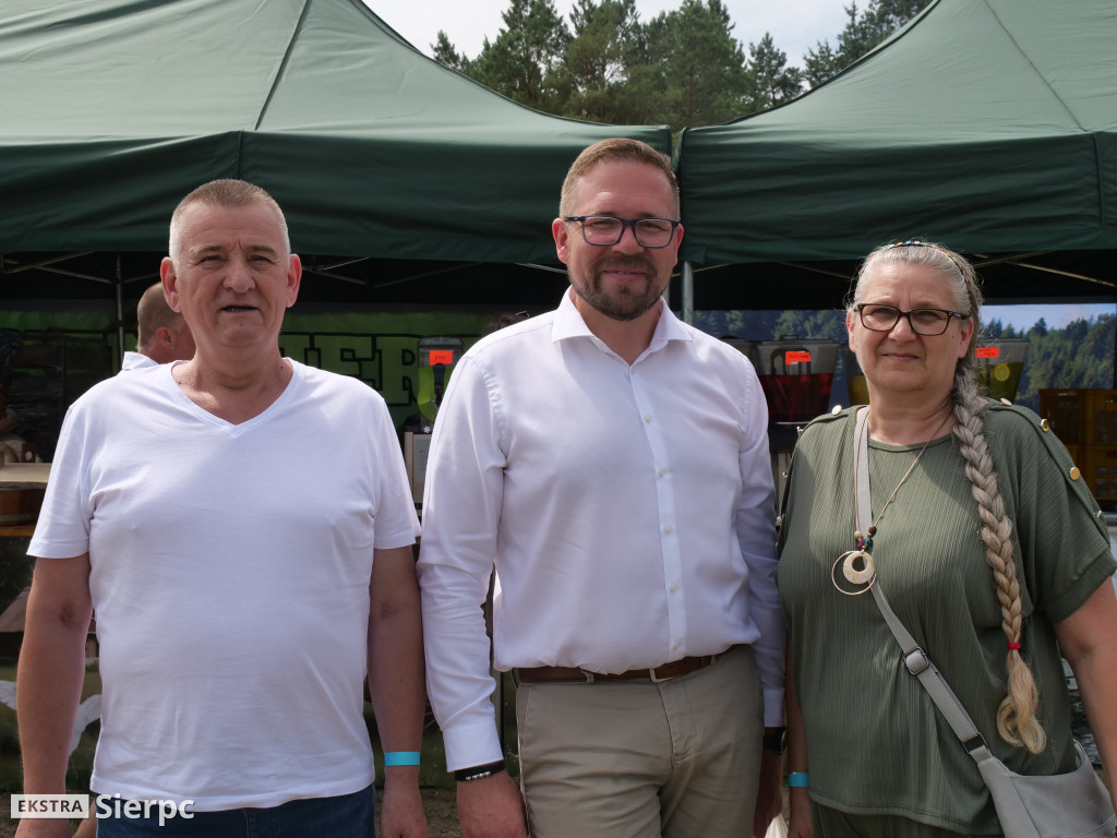 Miodobranie w skansenie