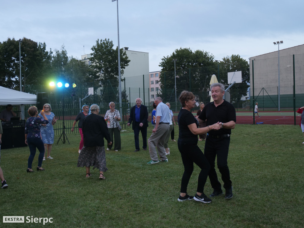 Potańcówka na Osiedlu nr 7